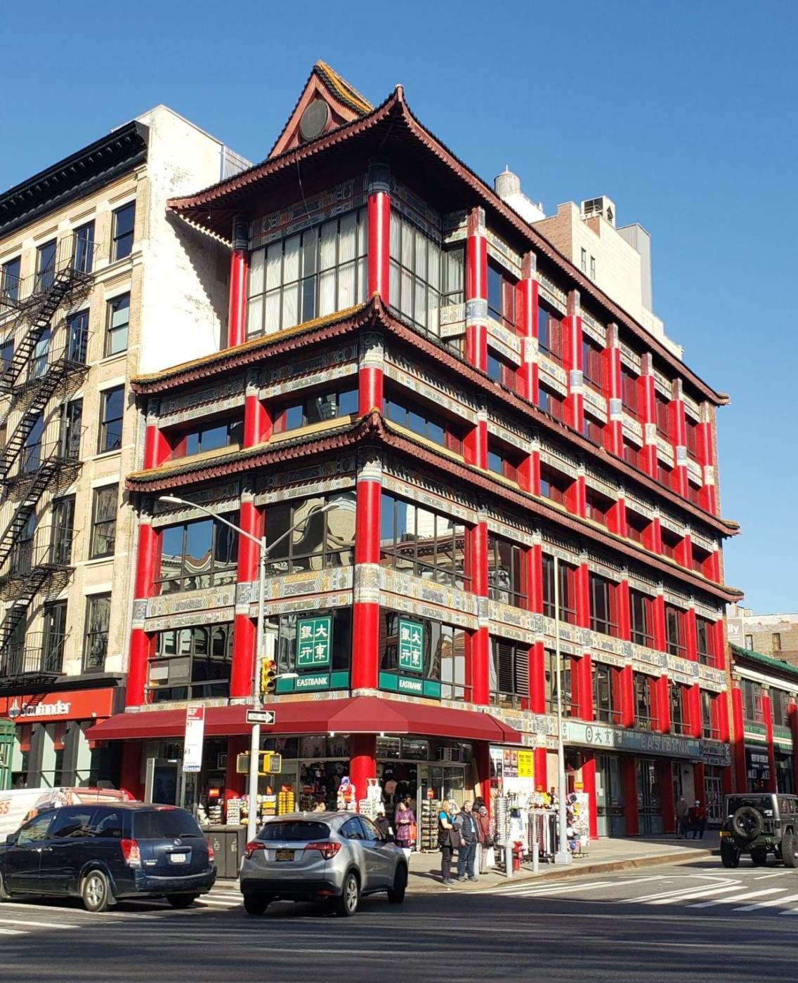 El estilo oriental impera en el barrio.