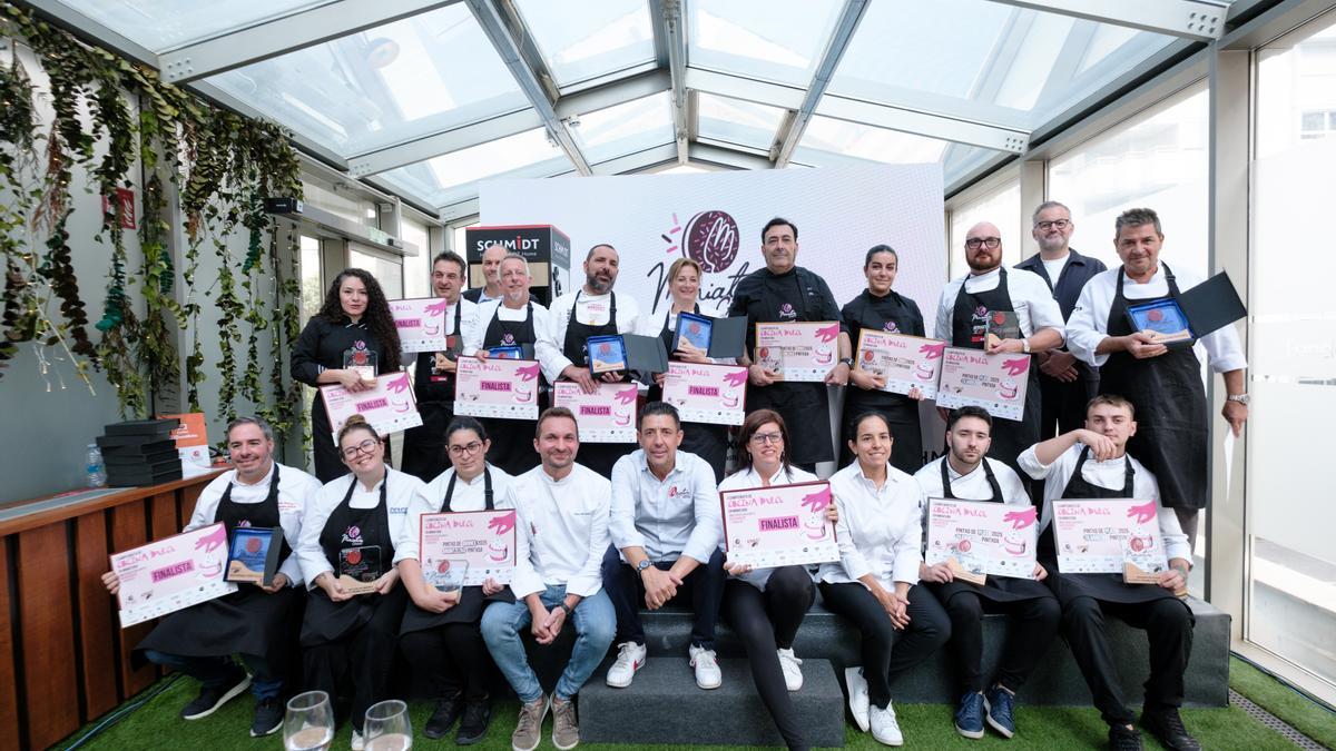 Foto de familia de los participantes.