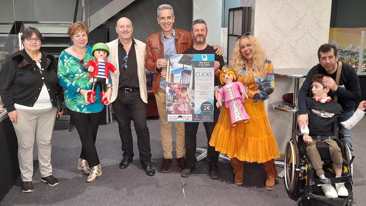 Momento de la presentación de esta exposición que estará abierta al público hasta el día 16 de abril en los locales de BilbaoCentro en la calle Particular de Indautxu 1.