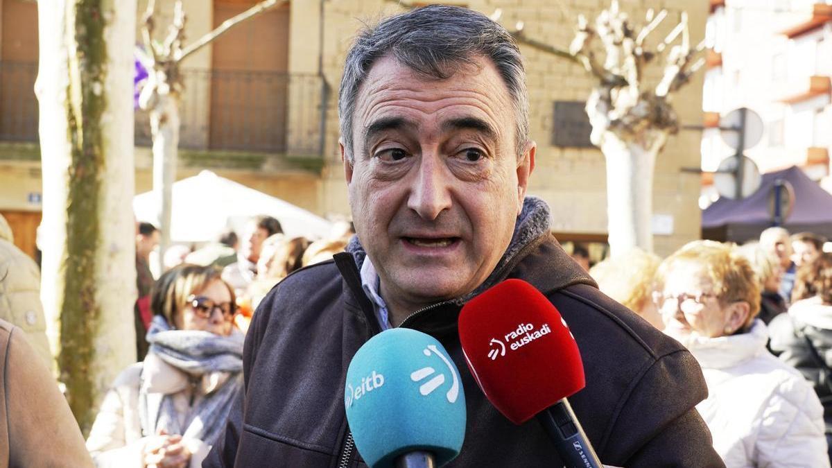 Aitor Esteban hace declaraciones a su llegada a una nueva edición del Uztaberri Eguna.