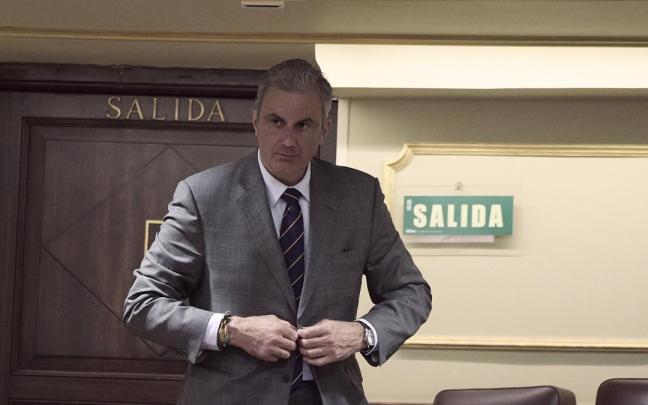 Javier Ortega Smith, en una sesión del Congreso de los Diputados, en el que mantiene su escaño.