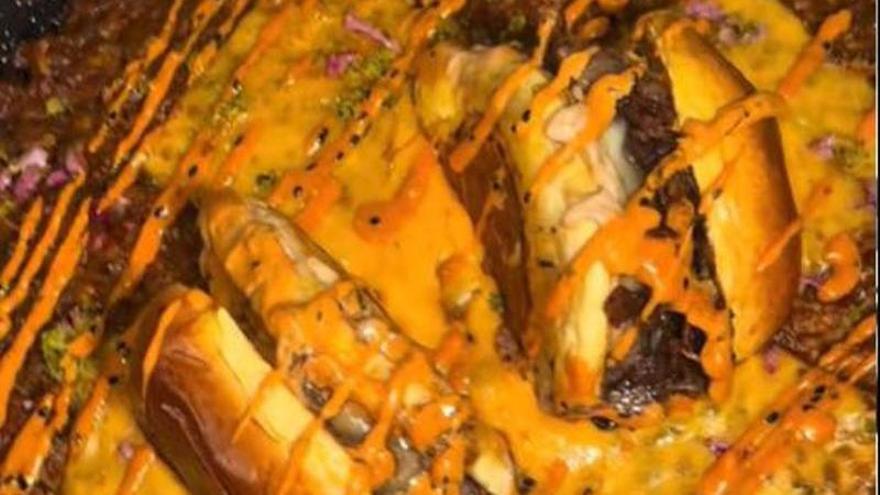 Arroz con hamburguesas