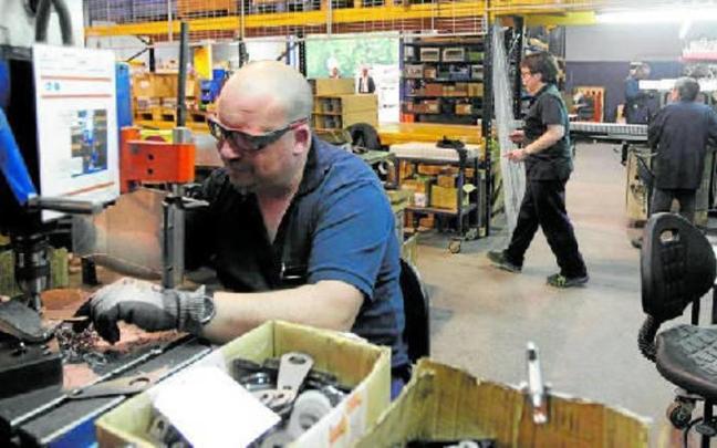 El 76,8% de las empresas consideran que el empleo se mantendrá en el tercer trimestre. El 76,8% de las empresas consideran que el empleo se mantendrá en el tercer trimestre.