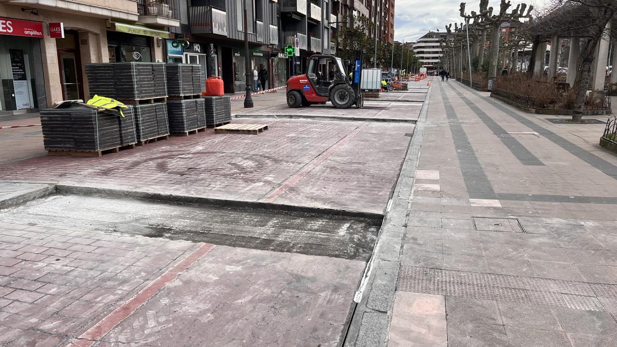 Obras en el paseo de Gernika de Beasain.