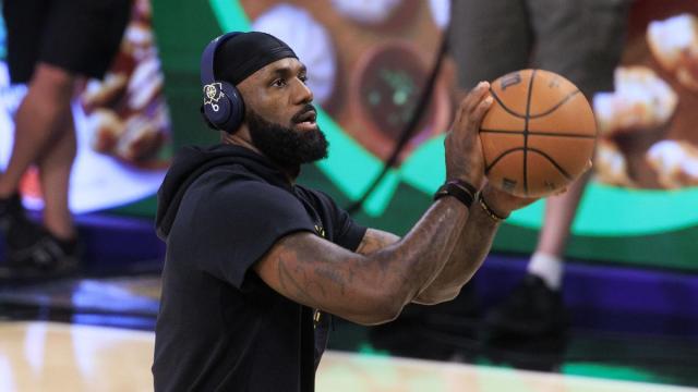 LeBron James en una imagen de archivo con Los Angeles Lakers.