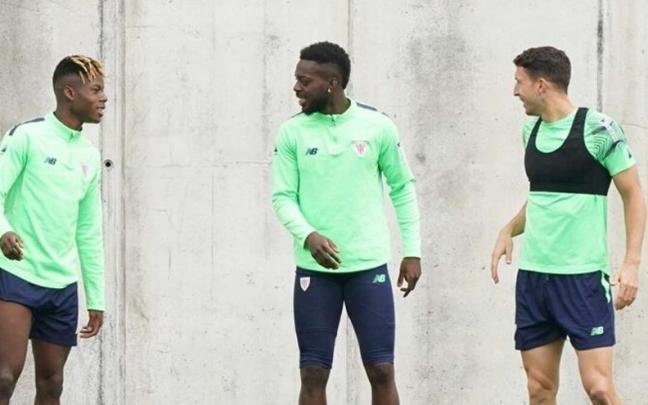 Los hermanos Williams y Óscar de Marcos, en un entrenamiento en Lezama. Los hermanos Williams y Óscar de Marcos, en un entrenamiento en Lezama.