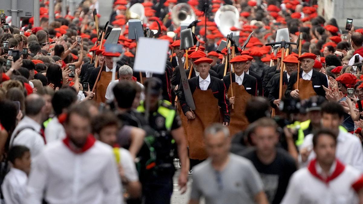Instante en el que arrancaba el Alarde tradicional de Irun, el primero de la mañana