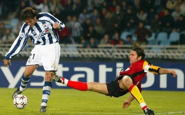 De Paula anota el decisivo gol del empate contra el Galatasaray, en la Champions 2003-04