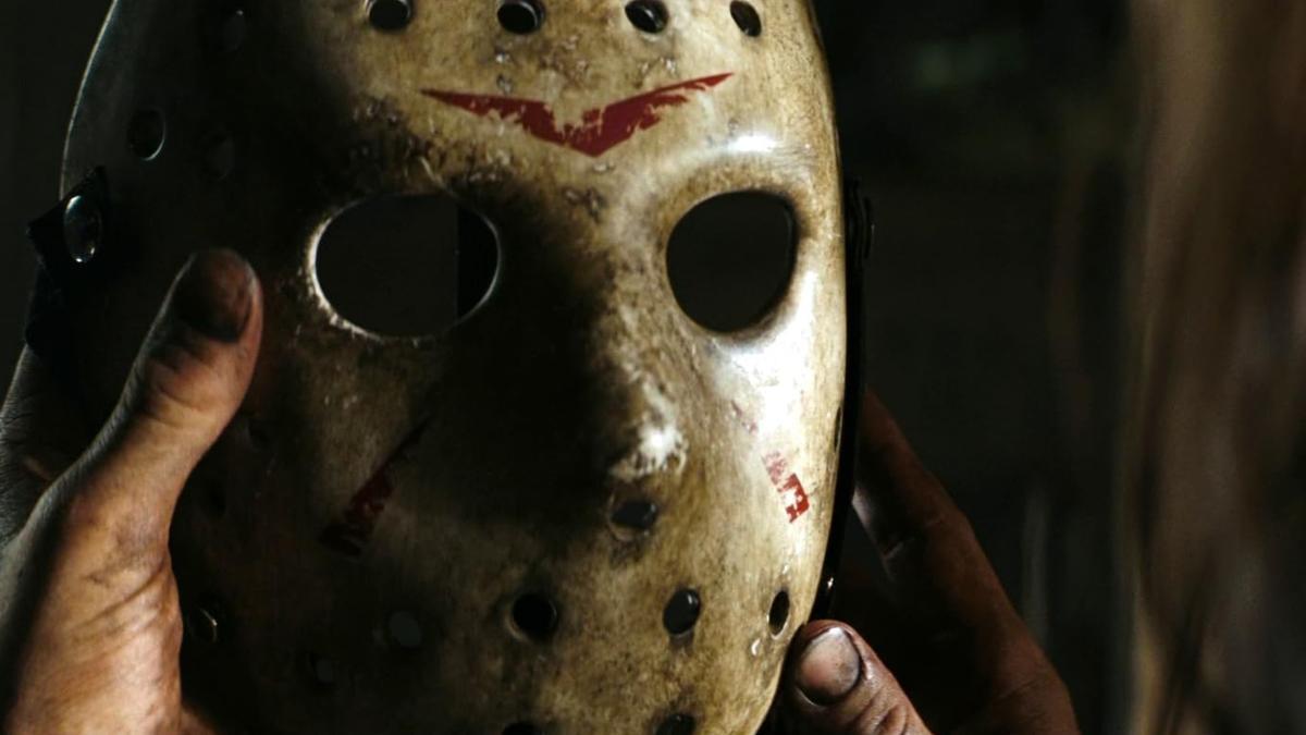 Miller es conocido por haber escrito el guion original de la película de 1980 'Viernes 13'.