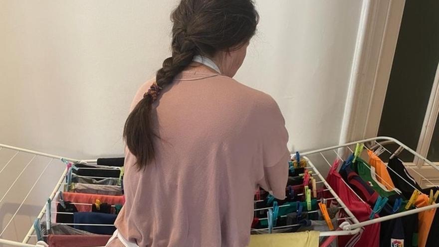 Una empleada de hogar.