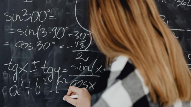 PAU Catalunya 2026: el ejercicio de Matemáticas que ha desatado una ola de críticas entre los estudiantes