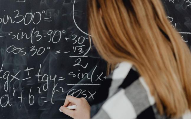 PAU Catalunya 2026: el ejercicio de Matemáticas que ha desatado una ola de críticas entre los estudiantes