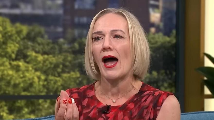 La mujer mostró sus prótesis en el magacín de ITV2.