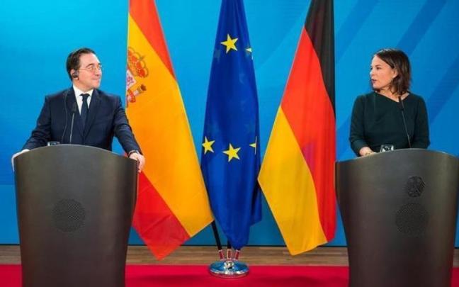 El ministro español de Asuntos Exteriores, José Manuel Albares, y su homóloga alemana, Annalena Baerbock, durante su rueda de prensa en Berlín. El ministro español de Asuntos Exteriores, José Manuel Albares, y su homóloga alemana, Annalena Baerbock, durante su rueda de prensa en Berlín.