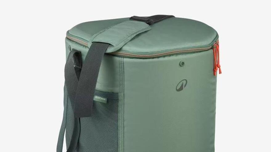La nevera portátil flexible de 20 Litros Quechua Compact de Decathlon