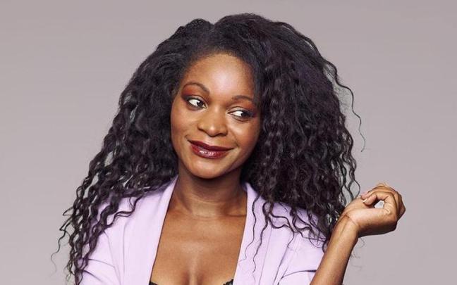 La actriz y humorista nacida en Guinea Ecuatorial, Asaari Bibang.