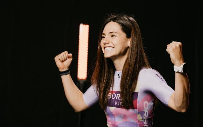 Lourdes Oyarbide posa con su último maillot.