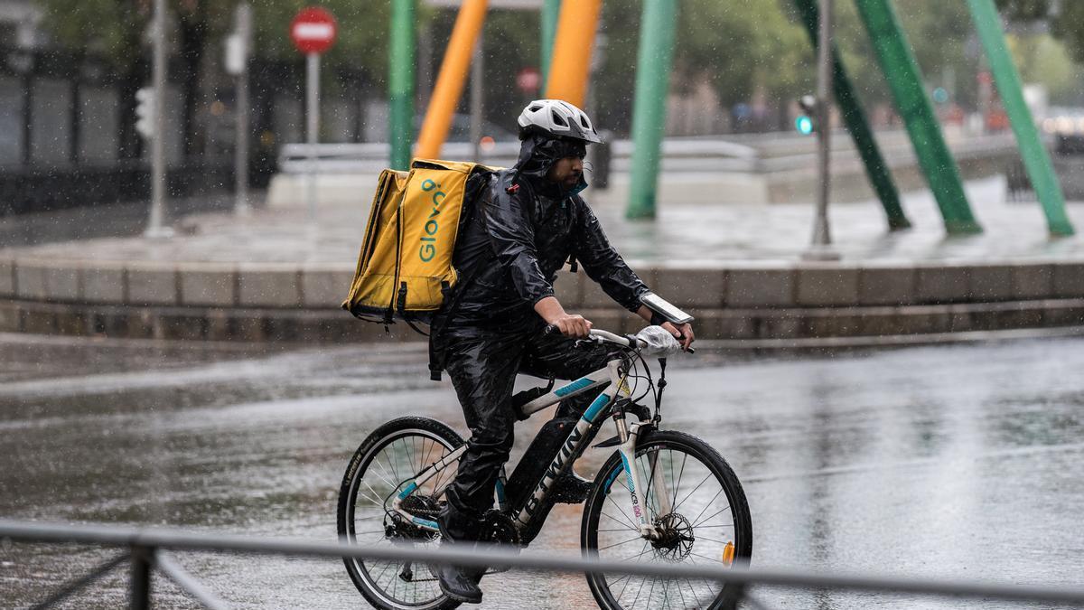 Un empleado de Glovo.