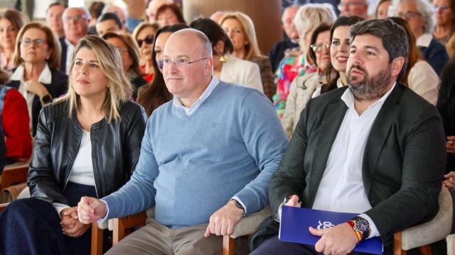 El secretario general del PP, Miguel Tellado (en el centro), en Cartagena.
