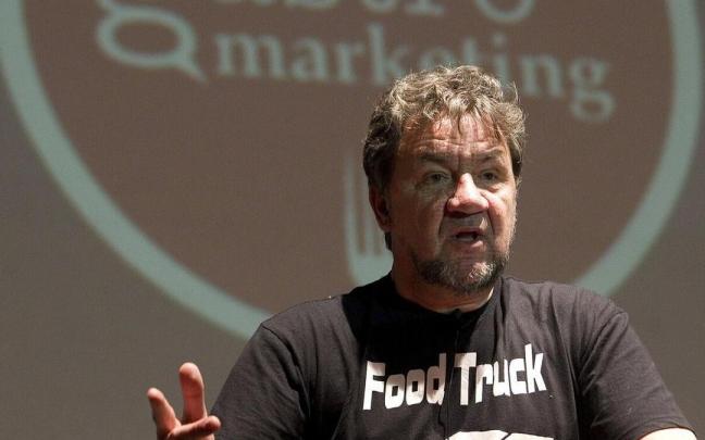 El cocinero Koldo Royo ofreciendo una charla.