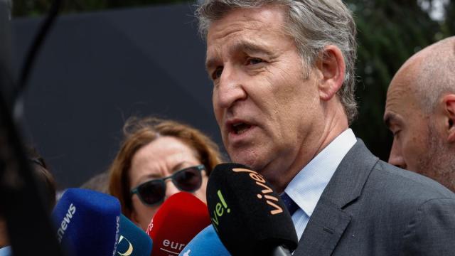 Alberto Núñez Feijóo atiende a la prensa a su llegada a la inauguración del VI Gran Foro Anual Taleñt. / EFE Alberto Núñez Feijóo atiende a la prensa a su llegada a la inauguración del VI Gran Foro Anual Taleñt.