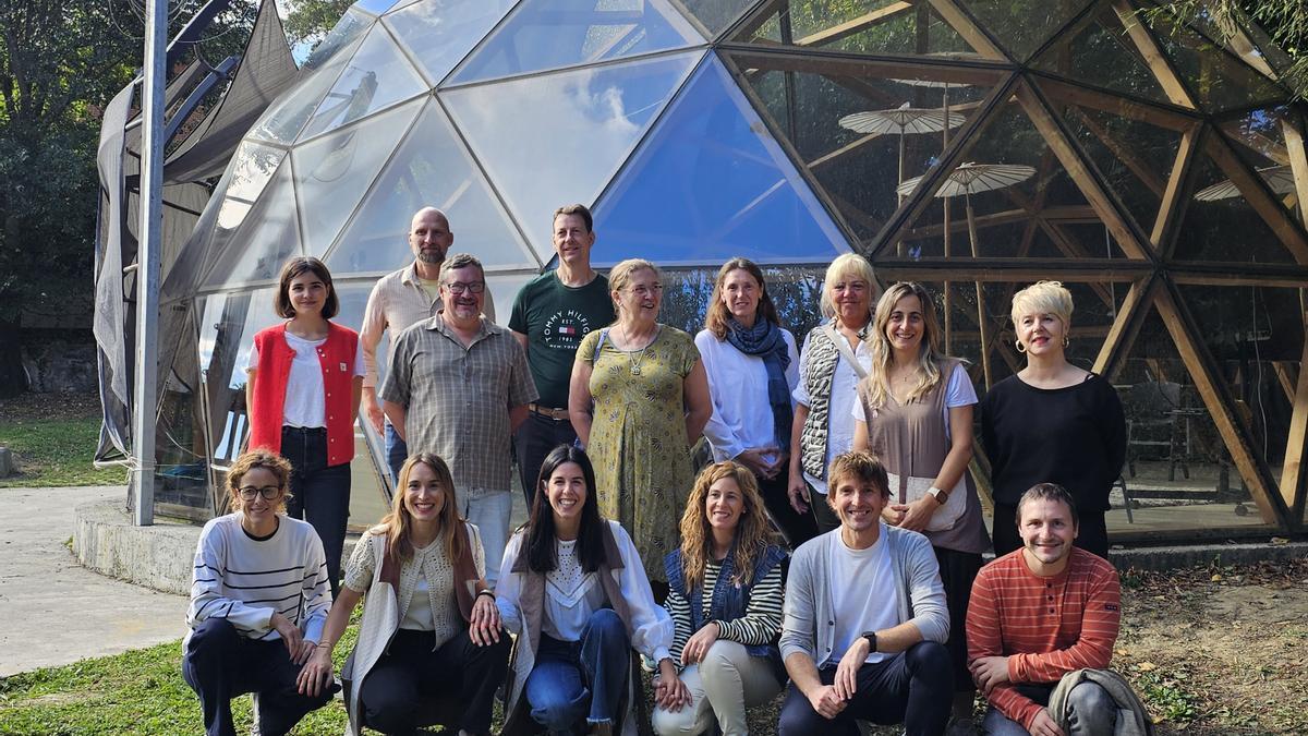 Profesores de Zumaiena y de University College South Denmark en Zumaiena.