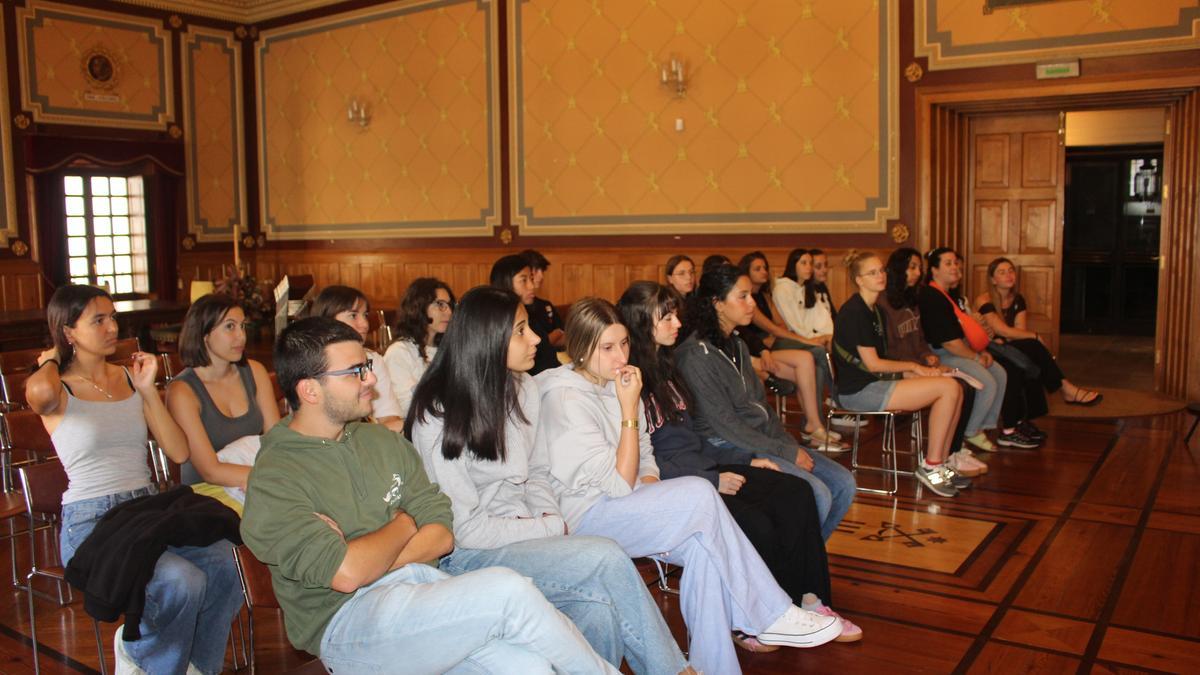 Acto celebrado en el salón de plenos del ayuntamiento.