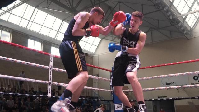 El polideportivo Olaizaga volverá a ser el escenario de un festival de boxeo, en el que en esta ocasión habrá varios títulos en juego. / Aitor El polideportivo Olaizaga volverá a ser el escenario de un festival de boxeo, en el que en esta ocasión habrá varios títulos en juego.