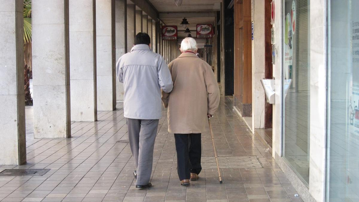 La mesa nace como un punto de debate y encuentro para atender e impulsar la respuesta a las necesidades de las personas mayores.