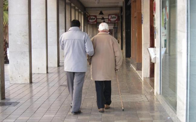 La mesa nace como un punto de debate y encuentro para atender e impulsar la respuesta a las necesidades de las personas mayores.