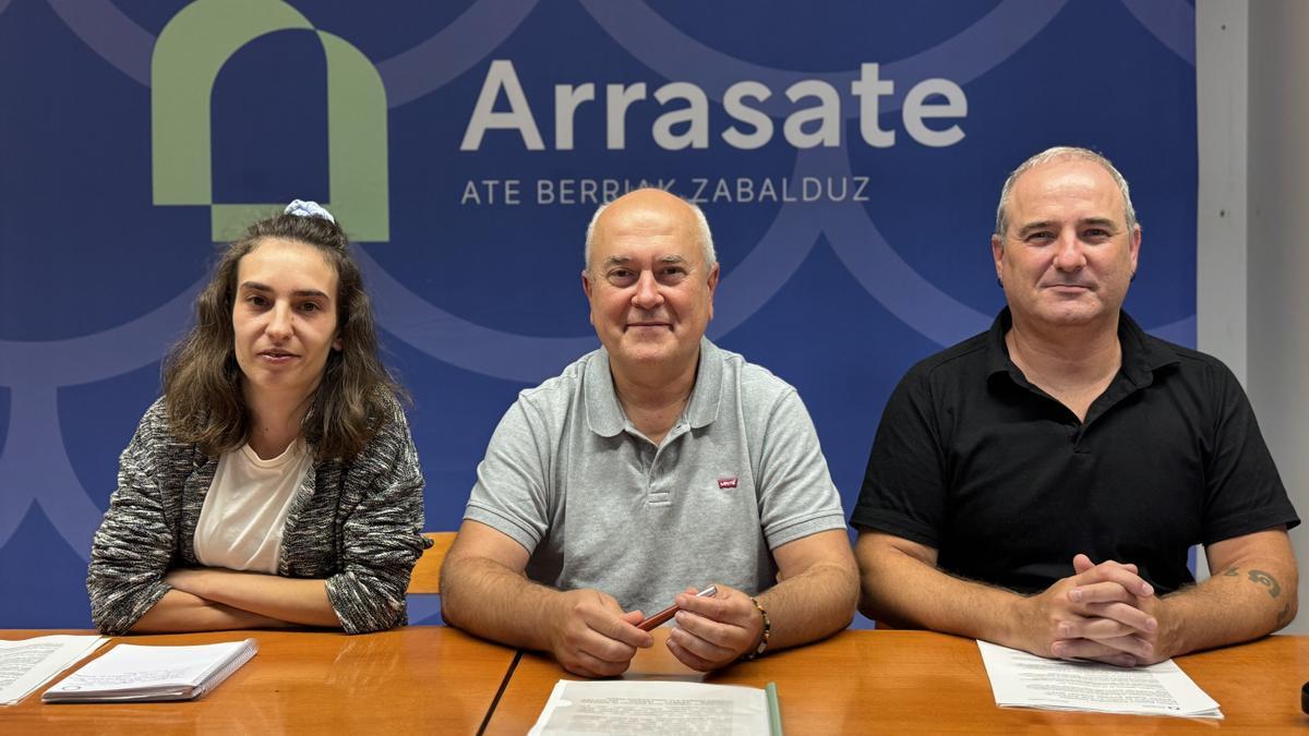 Eva Abuin, Joseba Ezpeleta y Kepa Urteaga en la presentación de la propuesta del Gobierno municipal para las Ordenanzas Fiscales.