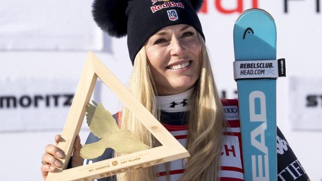 Lindsey Vonn se convierte en la esquiadora más veterana en ganar una prueba de la Copa del Mundo de esquí.