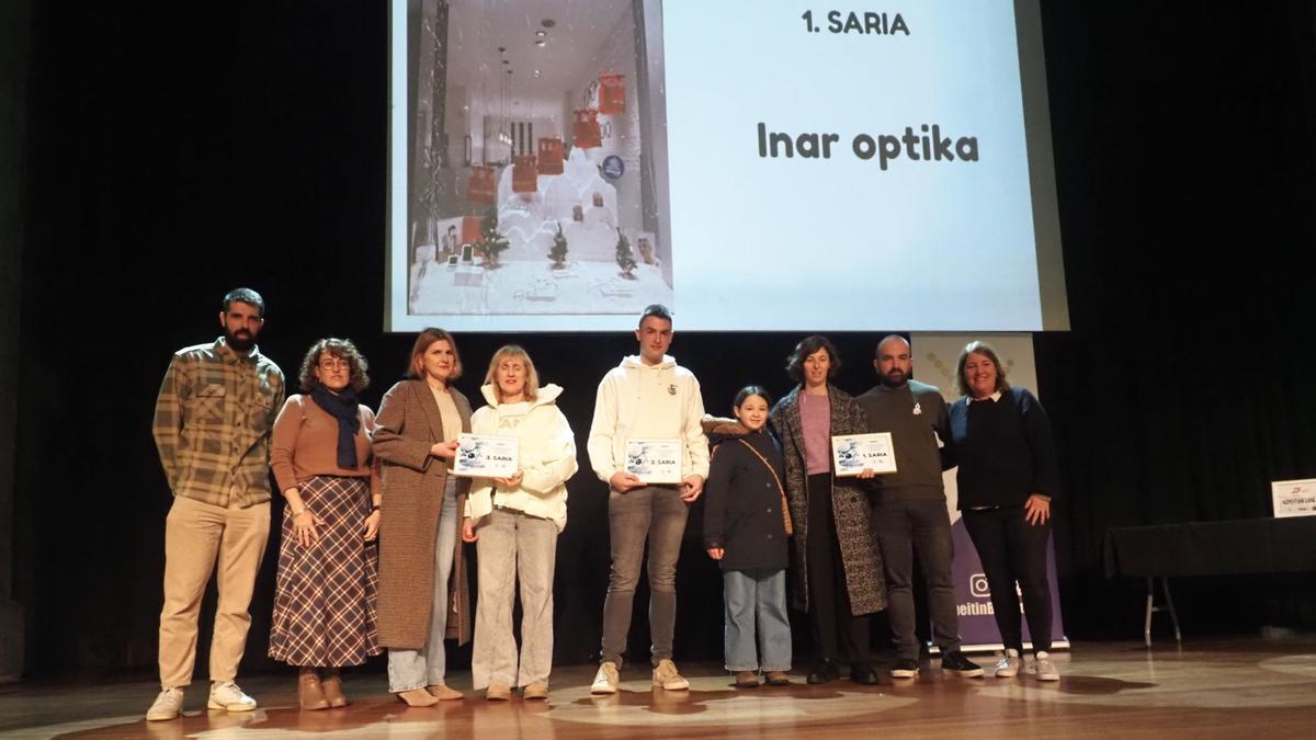 Inar Optika, la pescadería Kontxi e Irene Altuna fueron los galadonados en el concurso de escaparates.