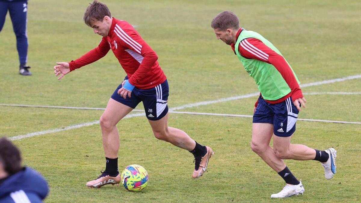 Pablo Ibáñez y Darko, entrenando en Tajonar.