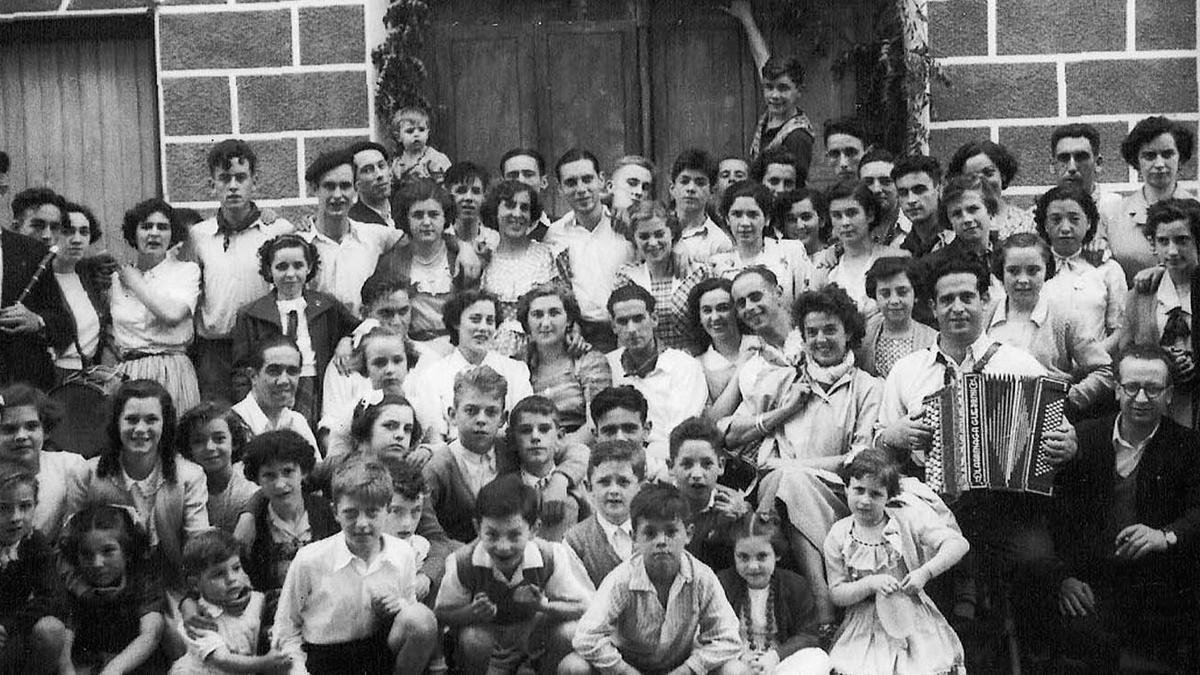 Las fiestas ocupan un lugar destacado en la muestra Altzola Gogoratuz.