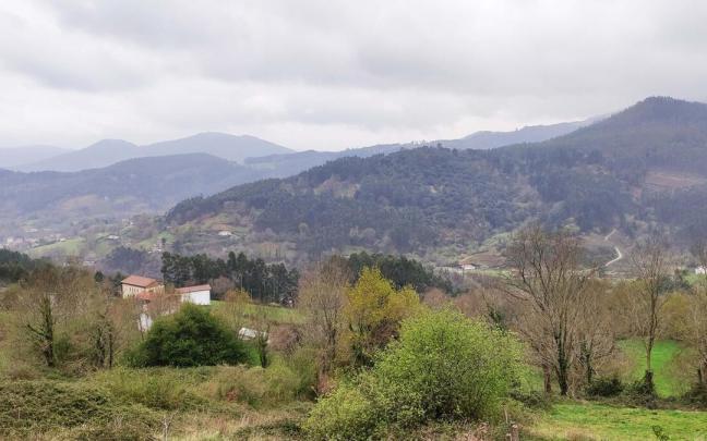 El proyecto de central eólica Artzentales-Sopuerta promovido por la empresa Euskal Haizie S.L. prevé ocho aerogeneradores entre los montes Alén y Mello que se ubicarían en suelos de Artzentales, Galdames, Muskiz y Sopuerta.