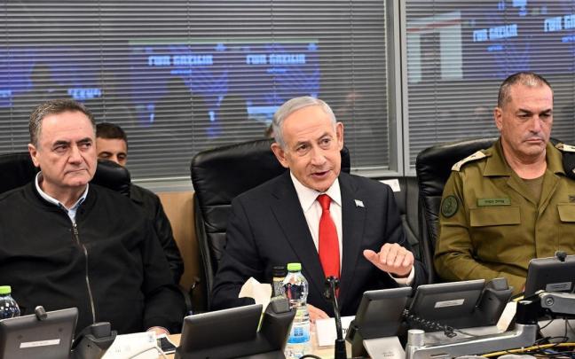 Benjamin Netanyahu junto a Israel Katz y Eyal Zamir