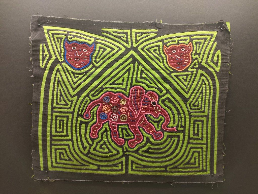 Una de las piezas de la colección Eguiluz Montes de 'molas'