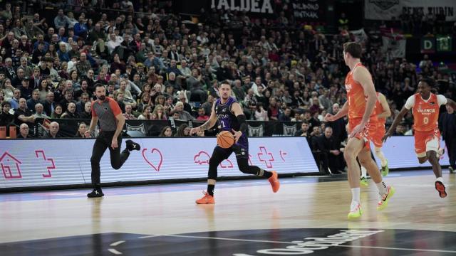 Margiris Normantas volverá a medirse a Valencia Basket en Miribilla. / MARKEL FERNÁNDEZ