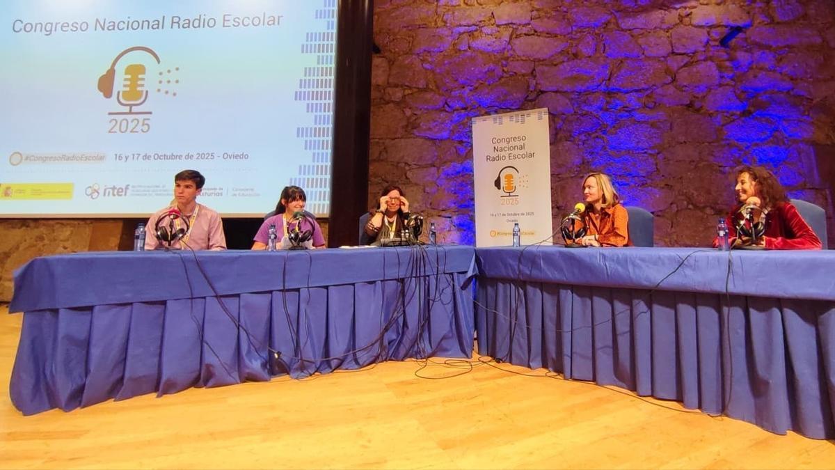 La ministra de Educación, Formación Profesional y Deporte, Pilar Alegría, participa junto a la consejera asturiana de Educación, Eva Ledo, en el Congreso Nacional de Radio Escolar 2025 en Oviedo