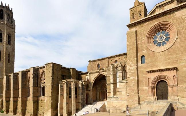 Catedral Vieja de Lleida, la Seu Vella, es el emblema de esta capital catalana. Catedral Vieja de Lleida, la Seu Vella, es el emblema de esta capital catalana.