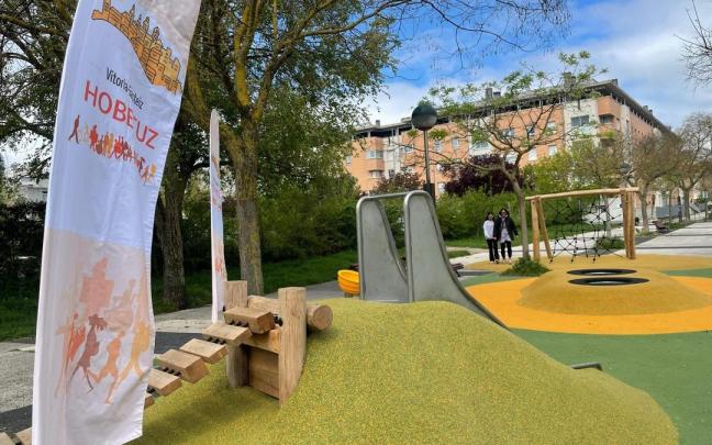 Gasteizko Udalak Getaria kaleko haur parke berritua ireki du.