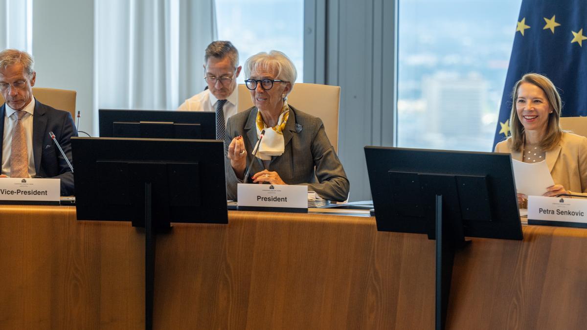 La presidenta Christine Lagarde durante la reunión del Consejo de Gobierno del BCE en Fráncfort