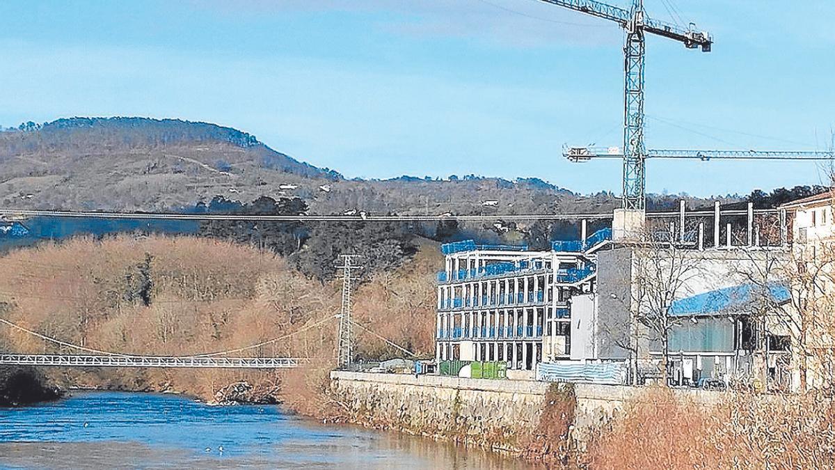 Las obras del polideportivo de Lasarte-Oria, junto al río Oria