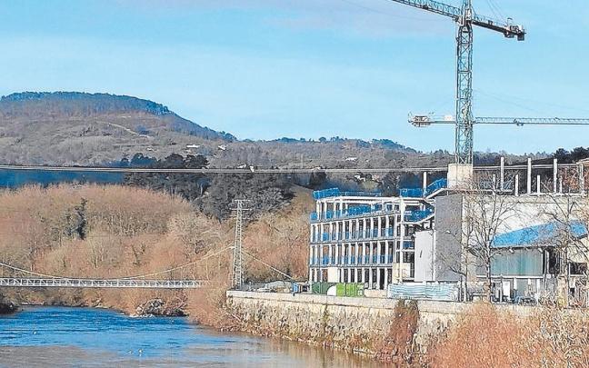 Las obras del polideportivo de Lasarte-Oria, junto al río Oria