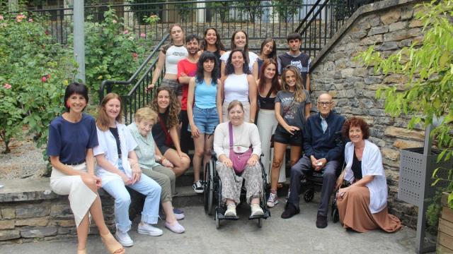 Bienvenida este lunes a las y los jóvenes que participan en el campo de trabajo ‘Intercambio entre generaciones’, que Mizpirualde egoitza acoge desde 2009.