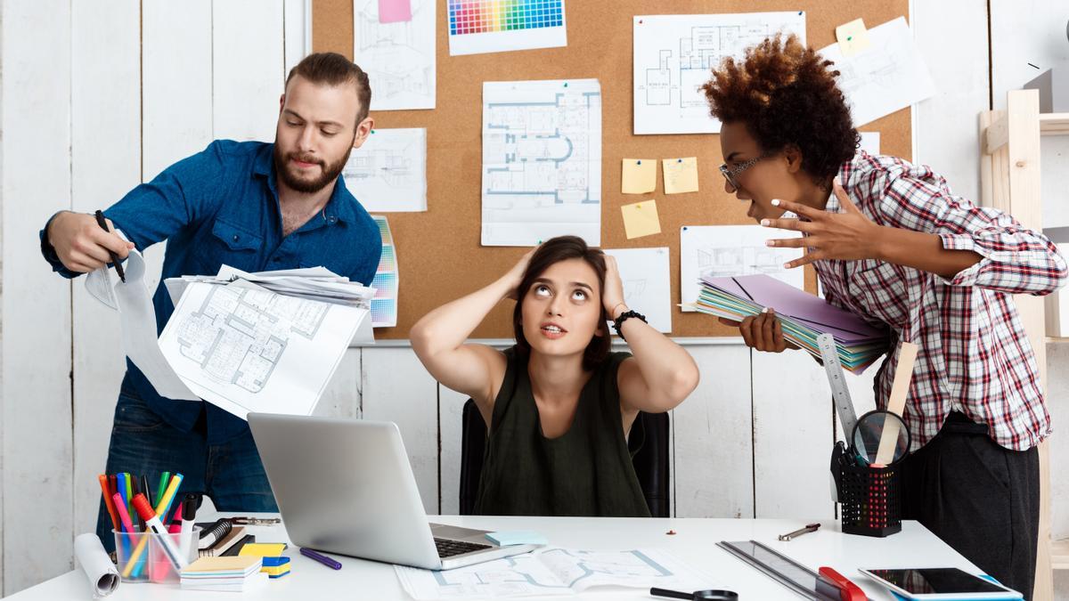Los conflictos y la tensión constante en el entorno laboral pueden afectar negativamente a la salud y al bienestar de los empleados.