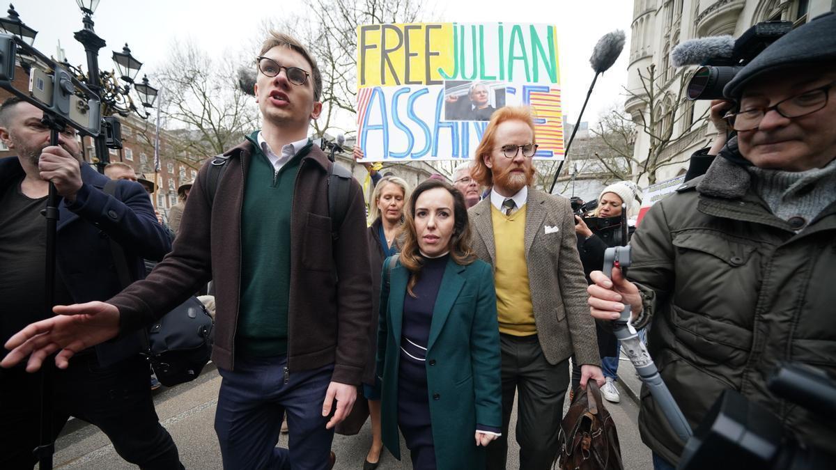 Stella, la mujer de Julian Assange, a su llegada al tribunal de Londres.