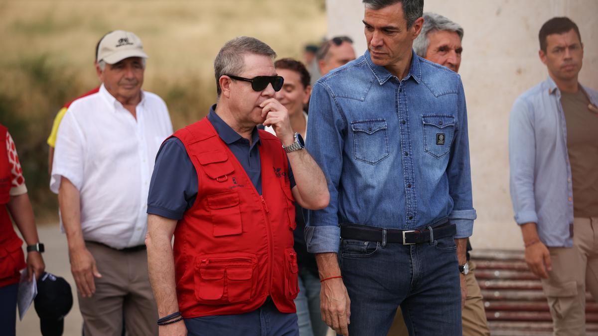Sánchez y Page visitan el Puesto de Mando Avanzado en Tamajón (Guadalajara) por el incendio de La Mierla.