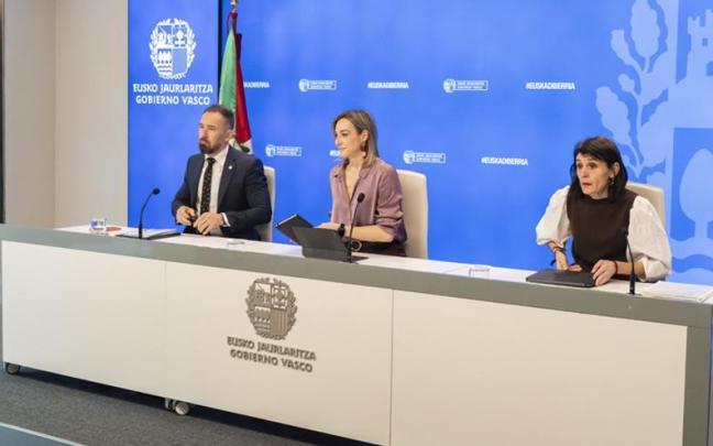 Ubarretxena subraya que el Gobierno Vasco está a "solucionar" y no al "ruido" entre socios.
